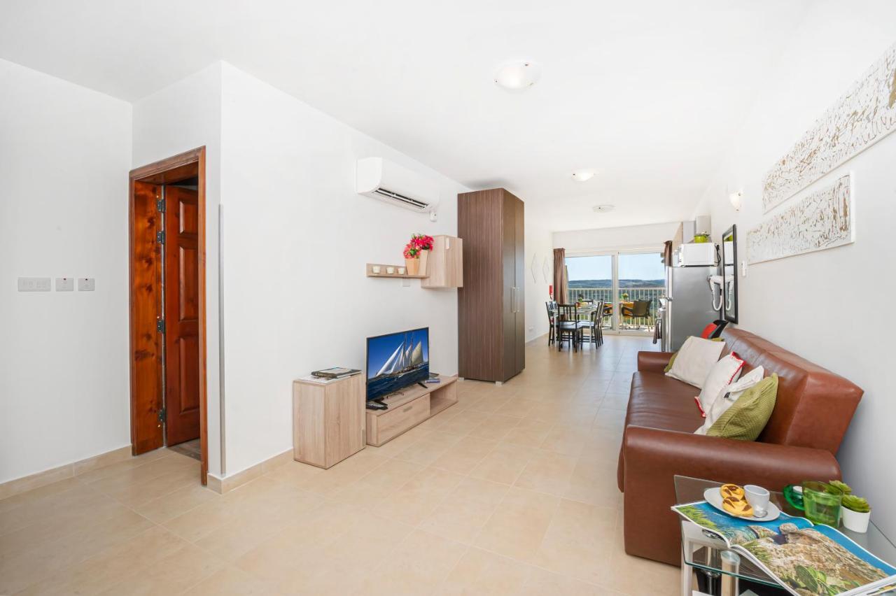 Summer Breeze Apartment With Panoramic Terrace - By Getawaysmalta Mellieha Luaran gambar